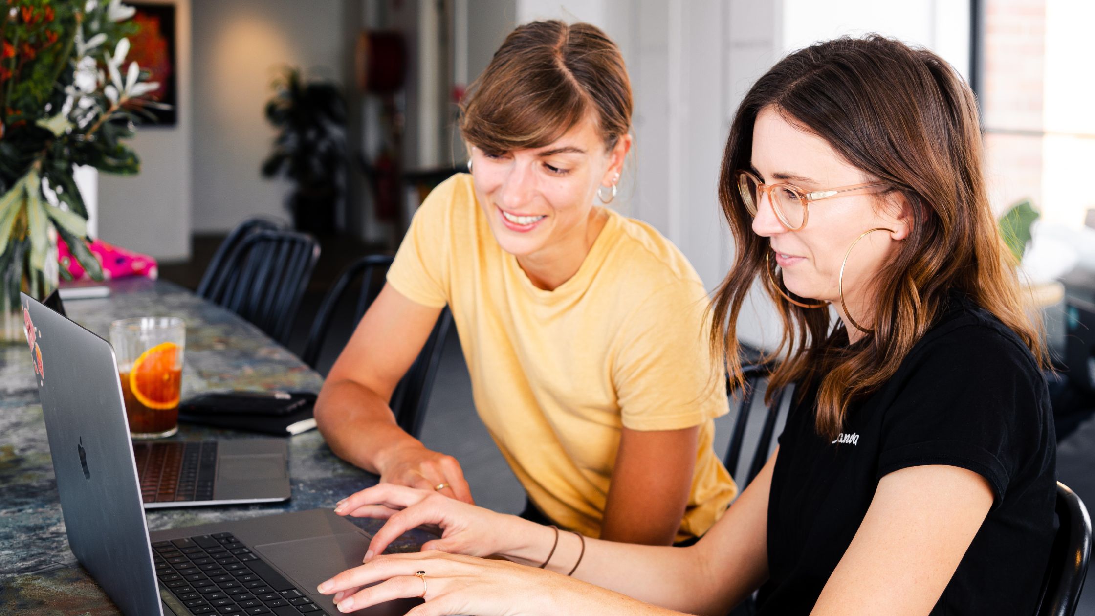 Top 10 Reasons Why You Should Hire a Social Media Agency